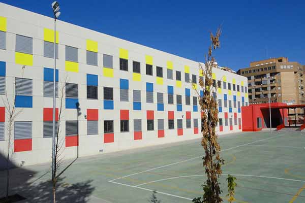 Centro-de-enseñanza-infantil-y-primaria-en-Avda-Marqués-de-la-Cadena
