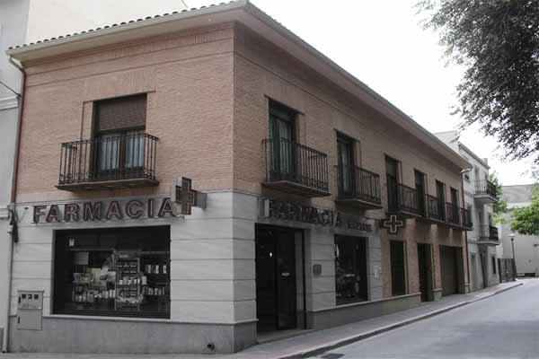 Farmacia-y-vivienda-unifamiliar-en-Ciempozuelos